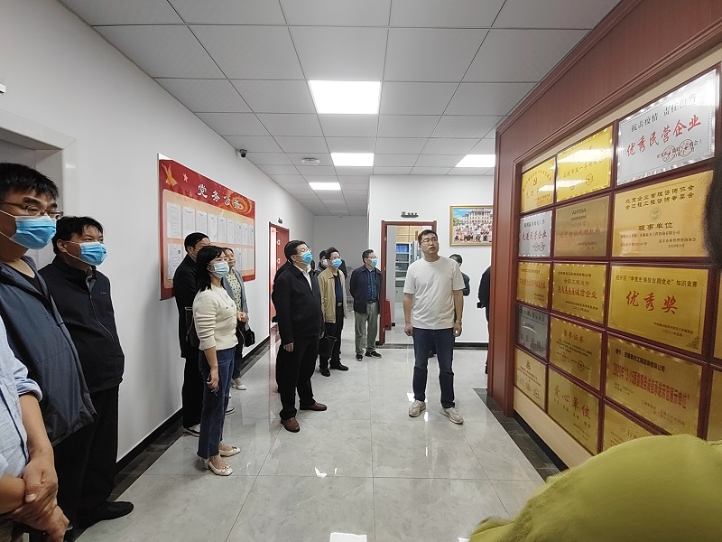 市政协主席涂高生率队调研王满杰委员工作室